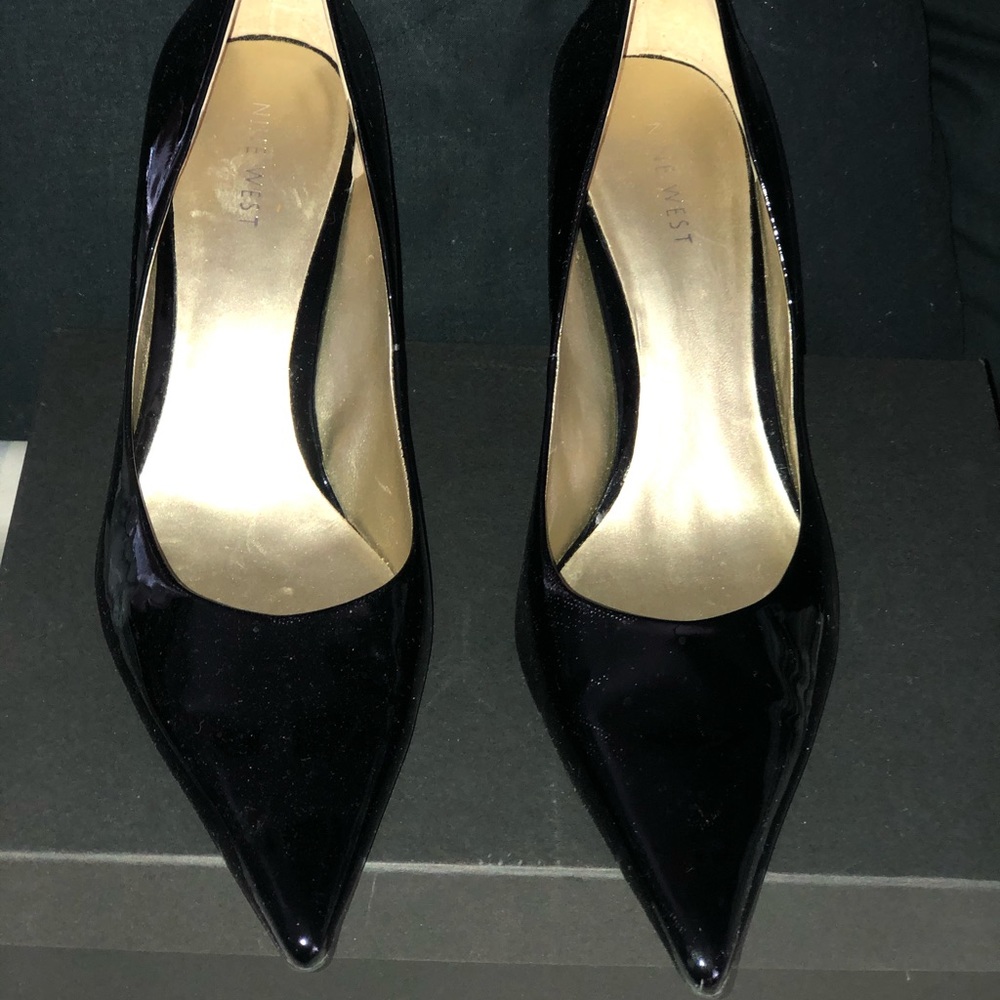 Nine West pointy, black patent leather heels